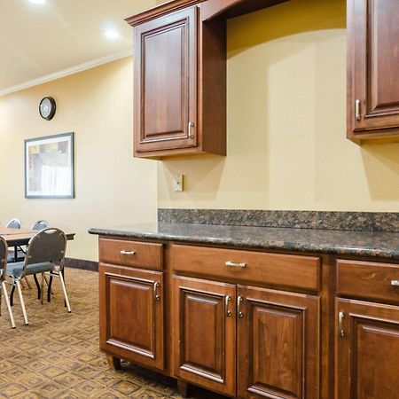 Comfort Suites Salina South Exteriér fotografie