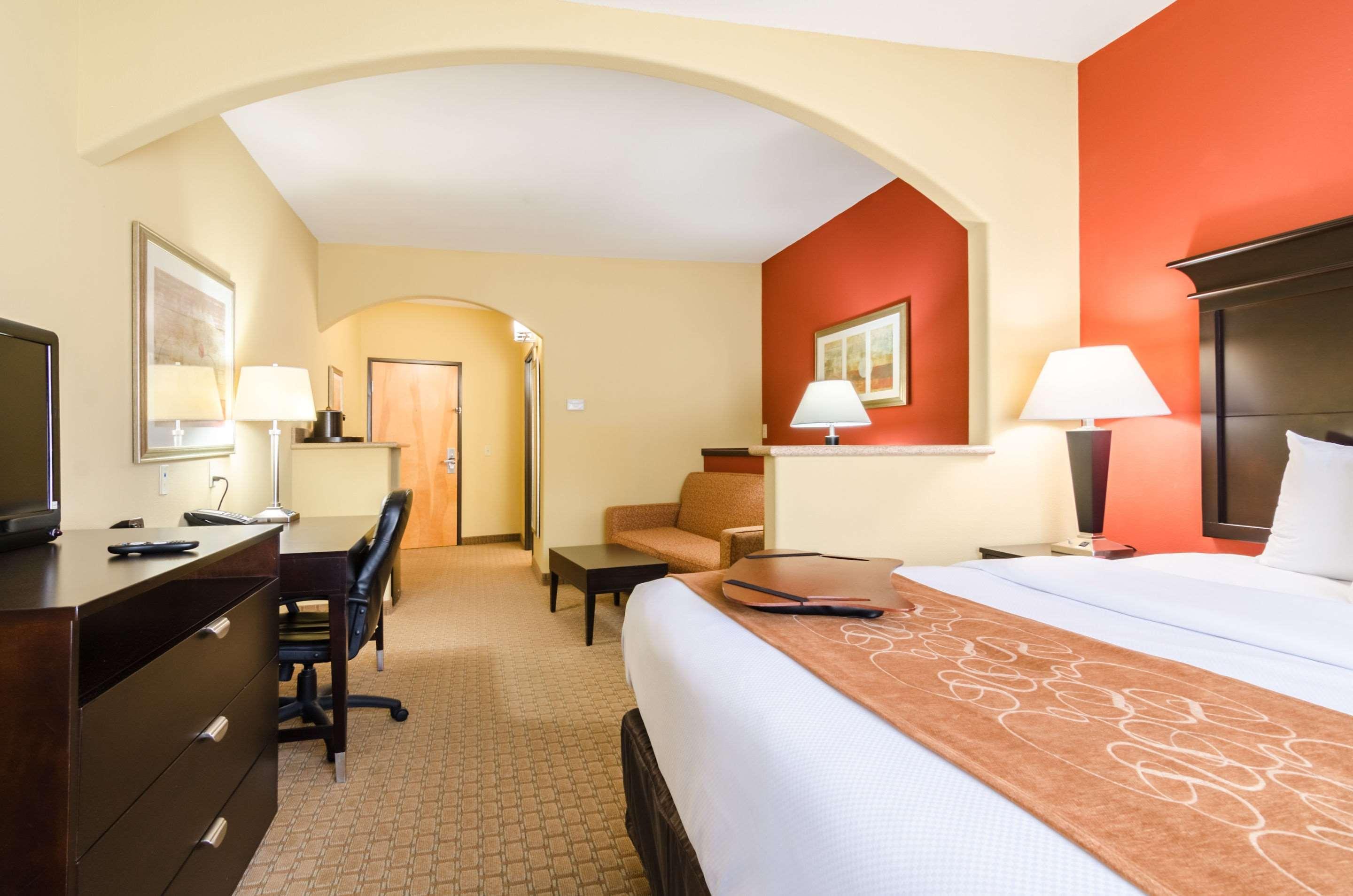 Comfort Suites Salina South Exteriér fotografie