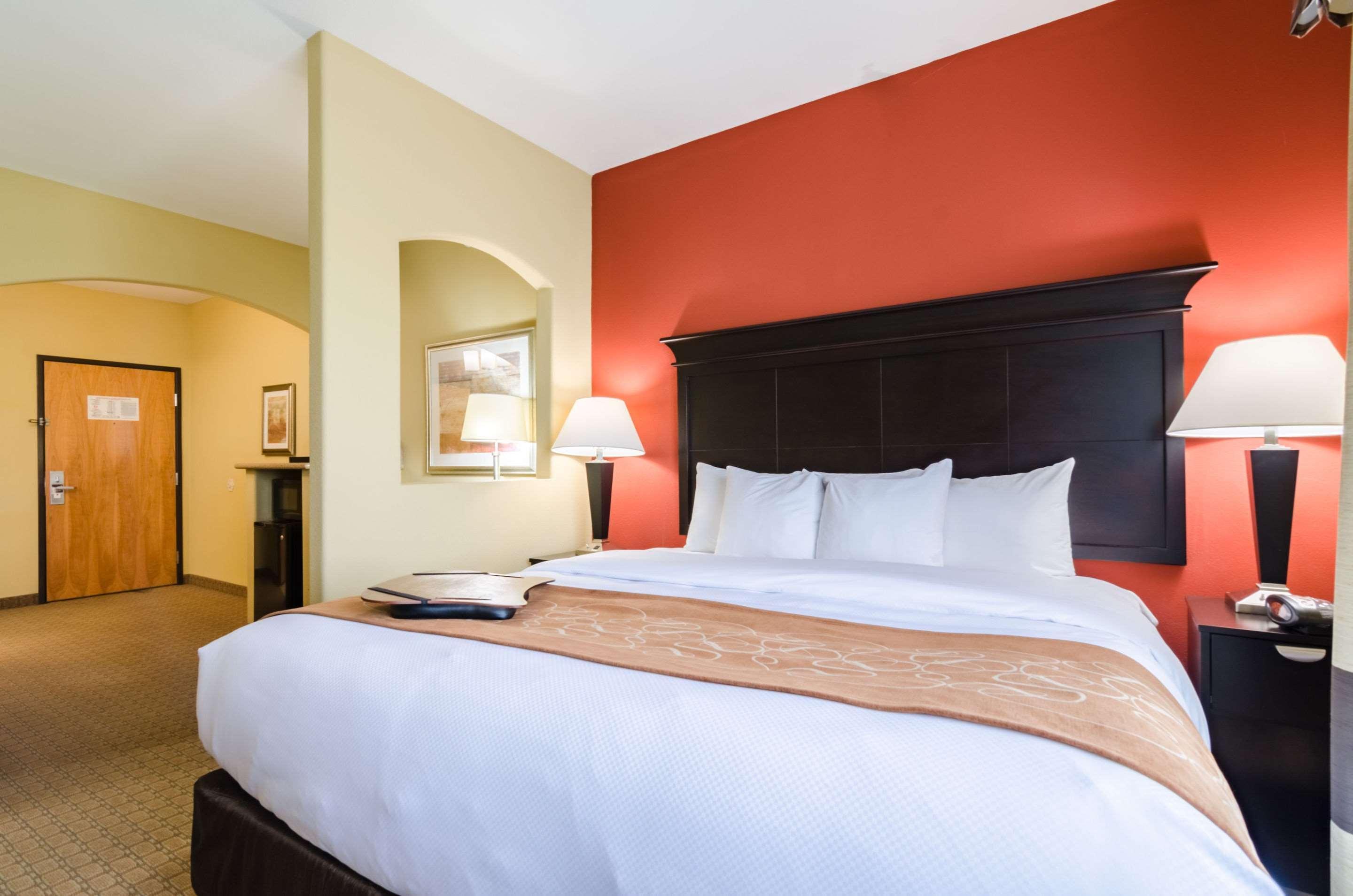Comfort Suites Salina South Exteriér fotografie