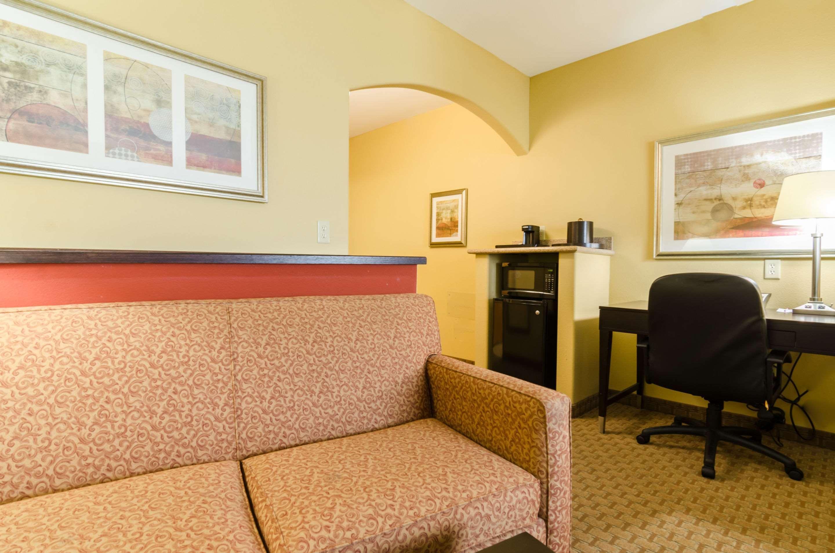 Comfort Suites Salina South Exteriér fotografie
