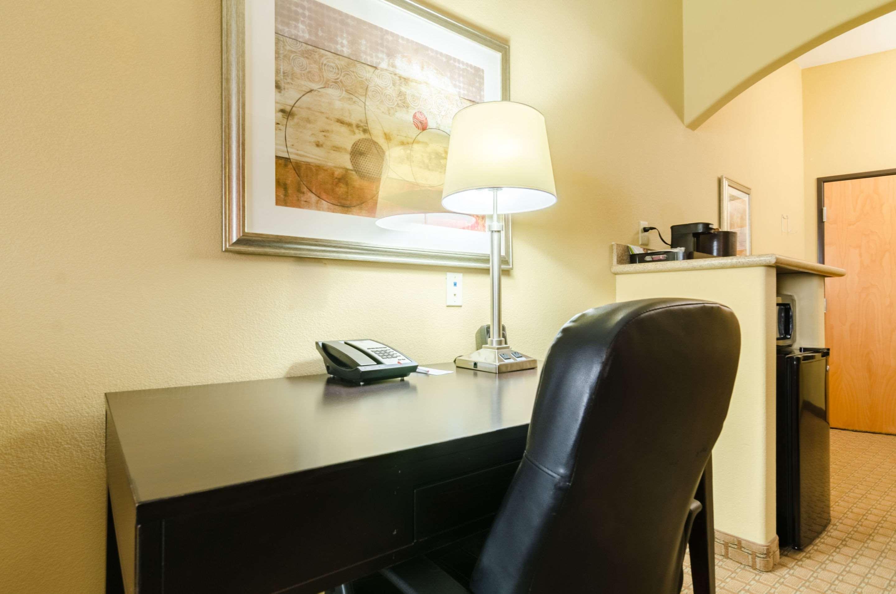 Comfort Suites Salina South Exteriér fotografie