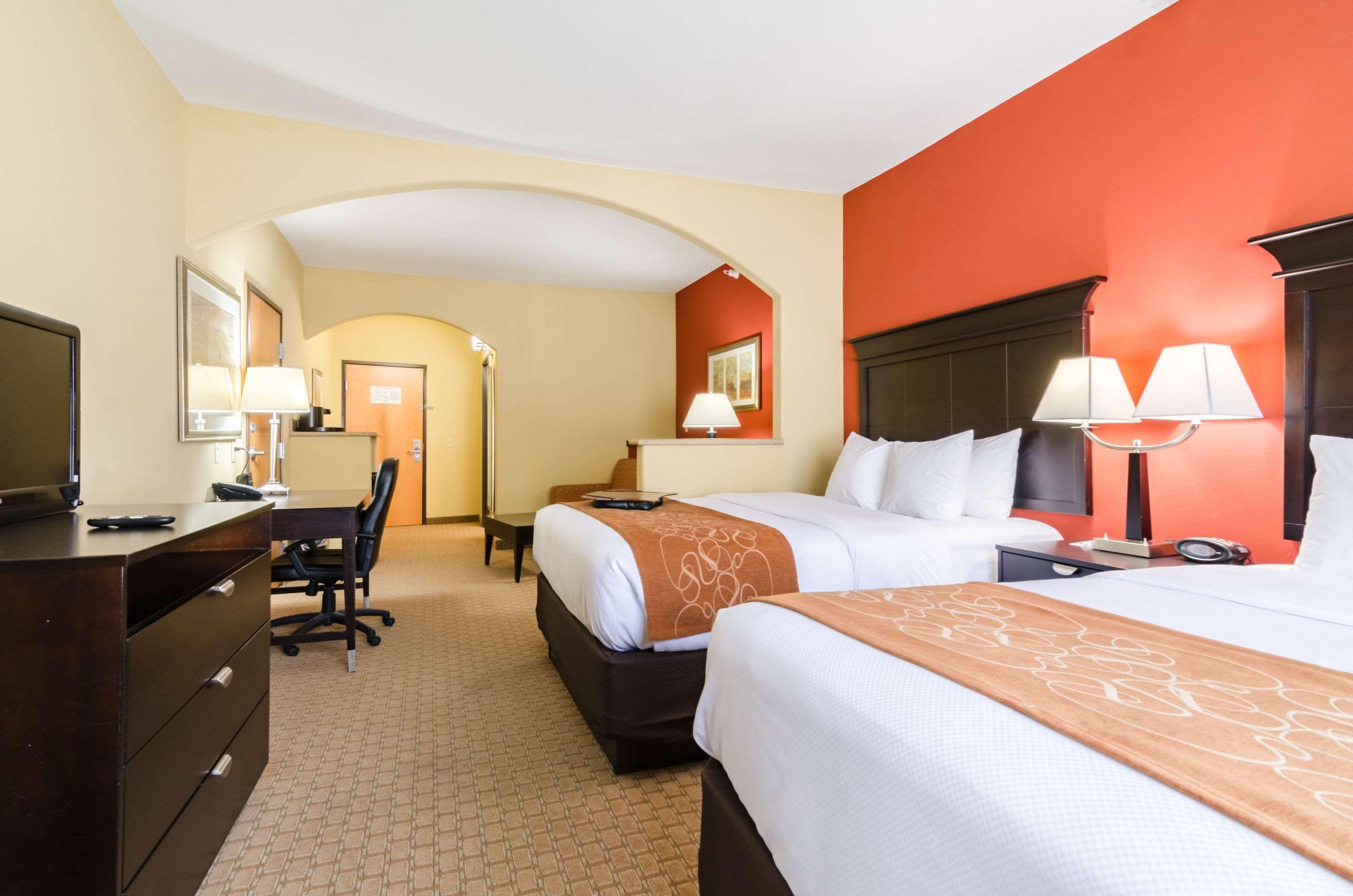 Comfort Suites Salina South Exteriér fotografie
