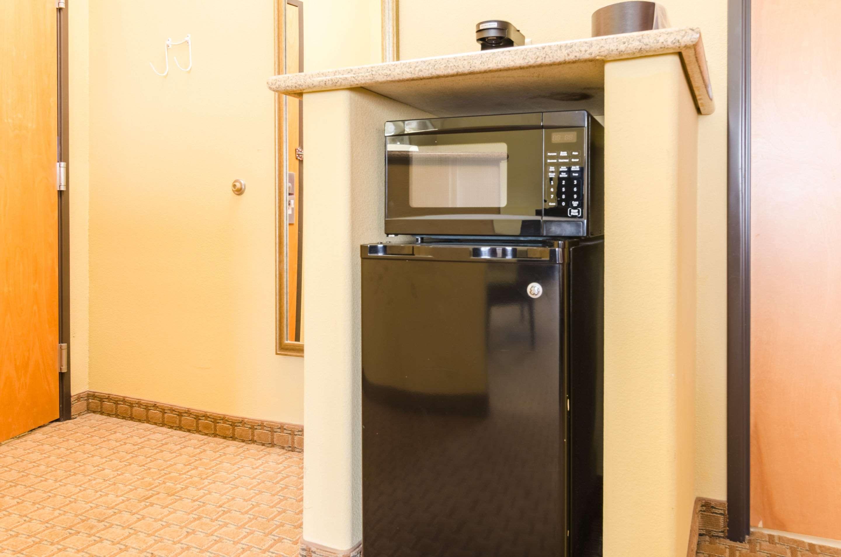 Comfort Suites Salina South Exteriér fotografie