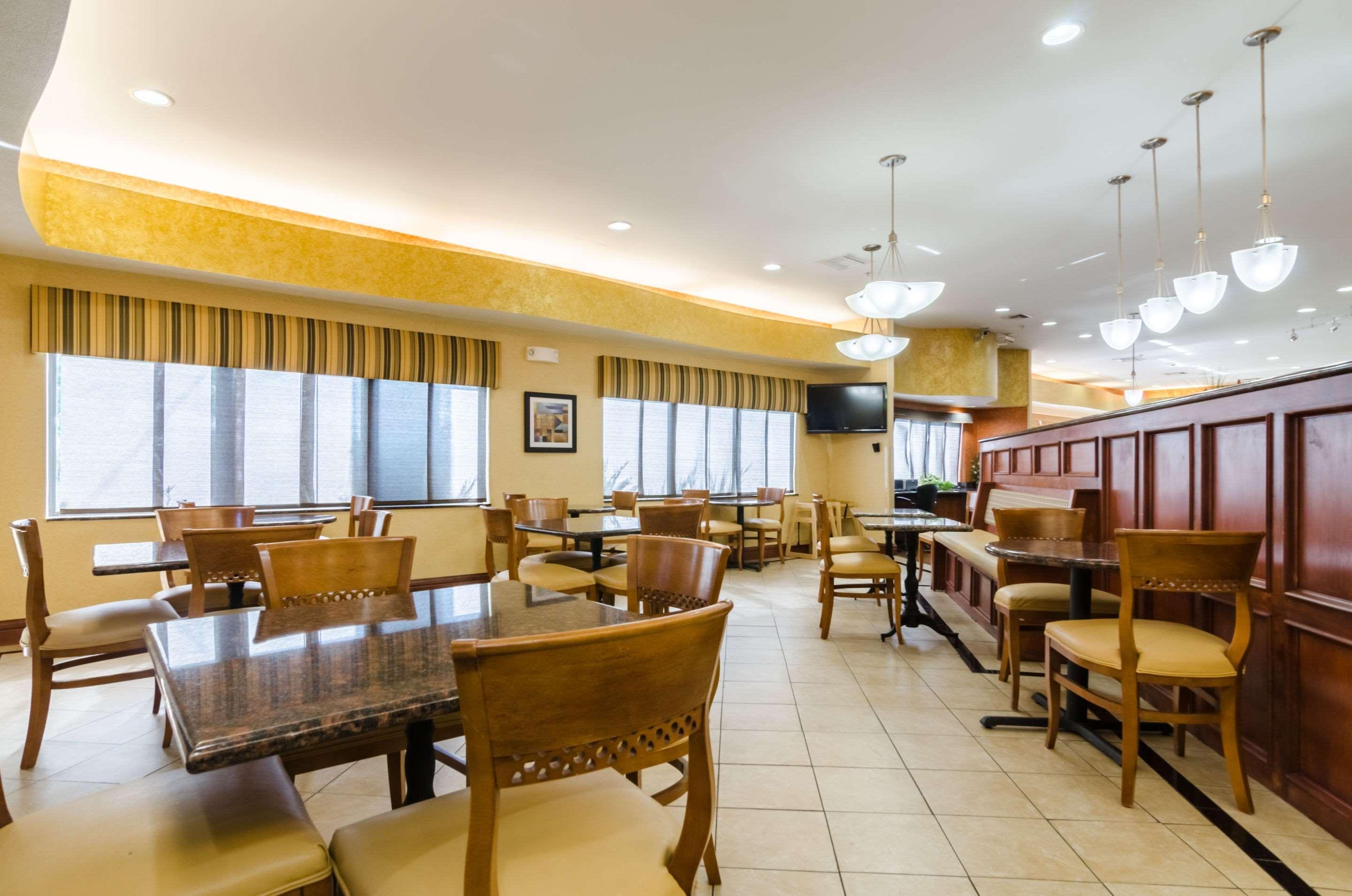 Comfort Suites Salina South Exteriér fotografie