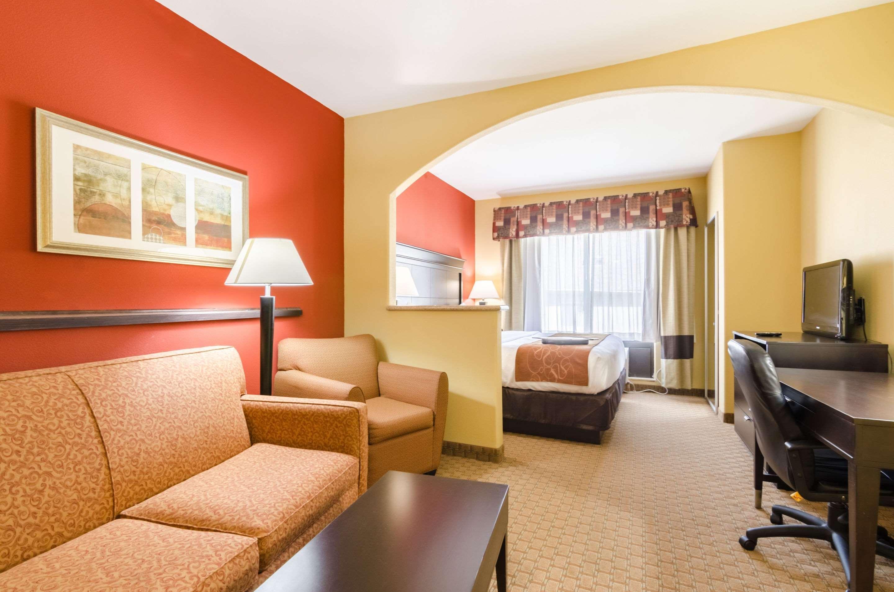 Comfort Suites Salina South Exteriér fotografie