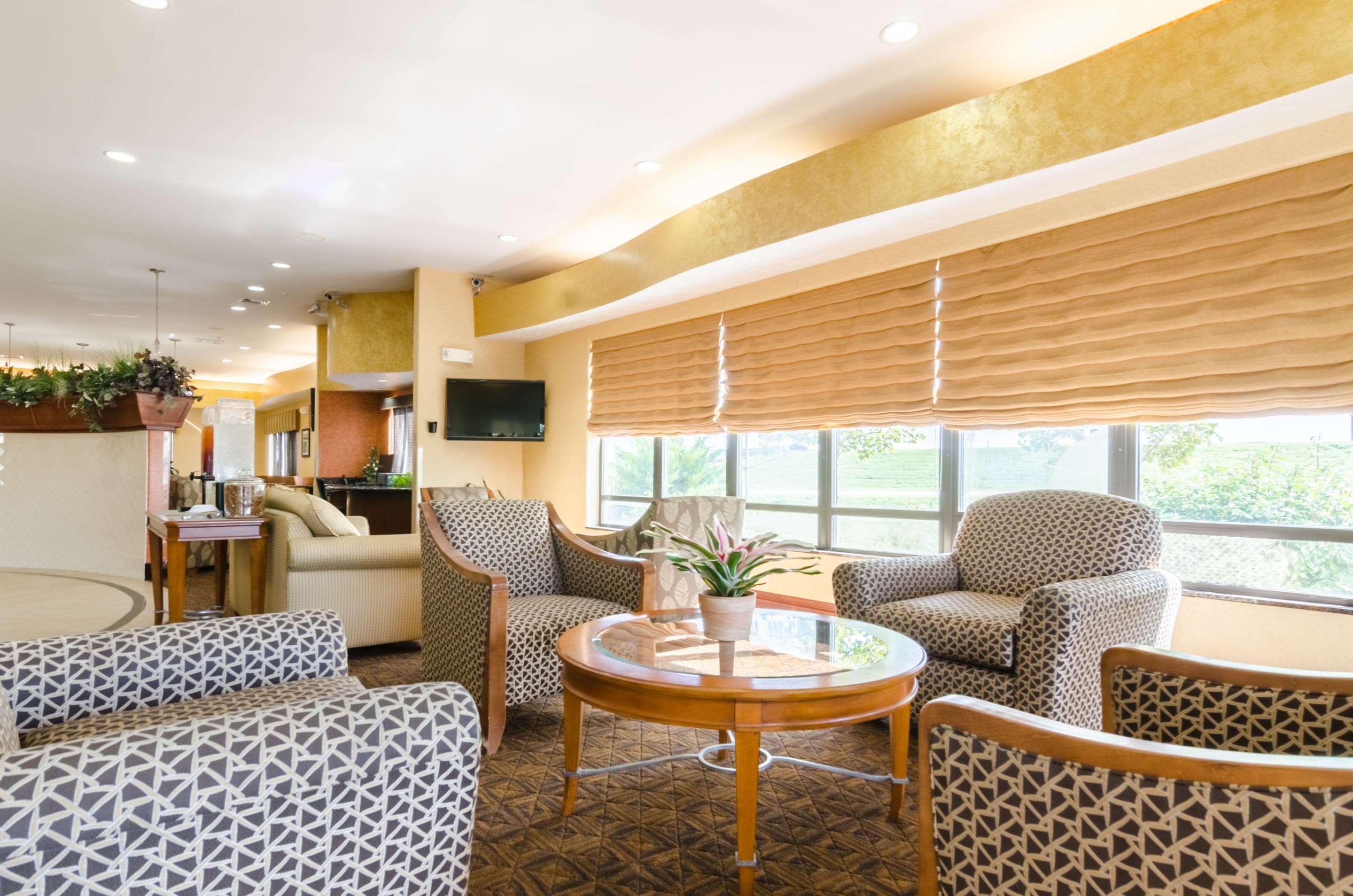 Comfort Suites Salina South Exteriér fotografie