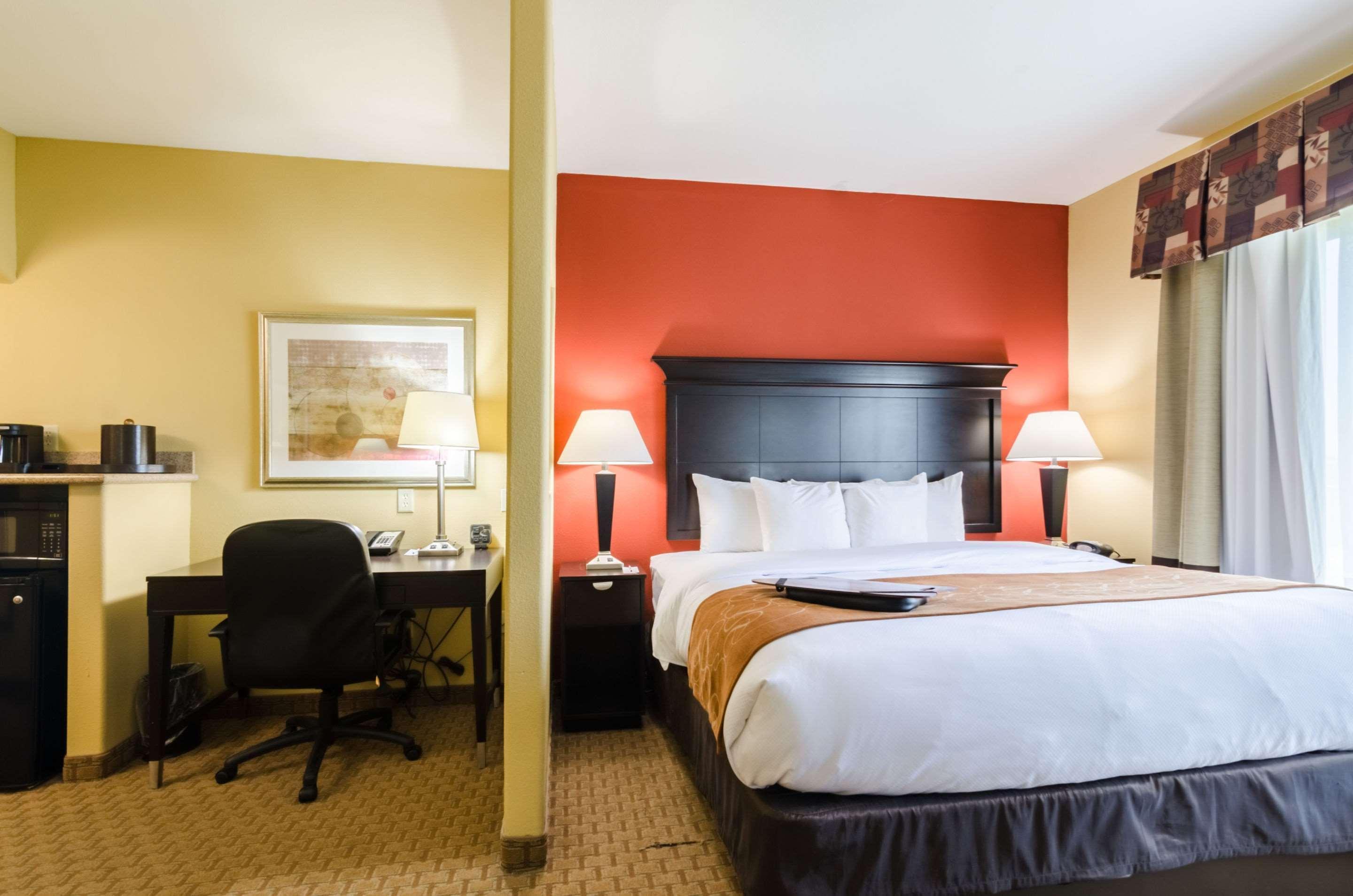 Comfort Suites Salina South Exteriér fotografie