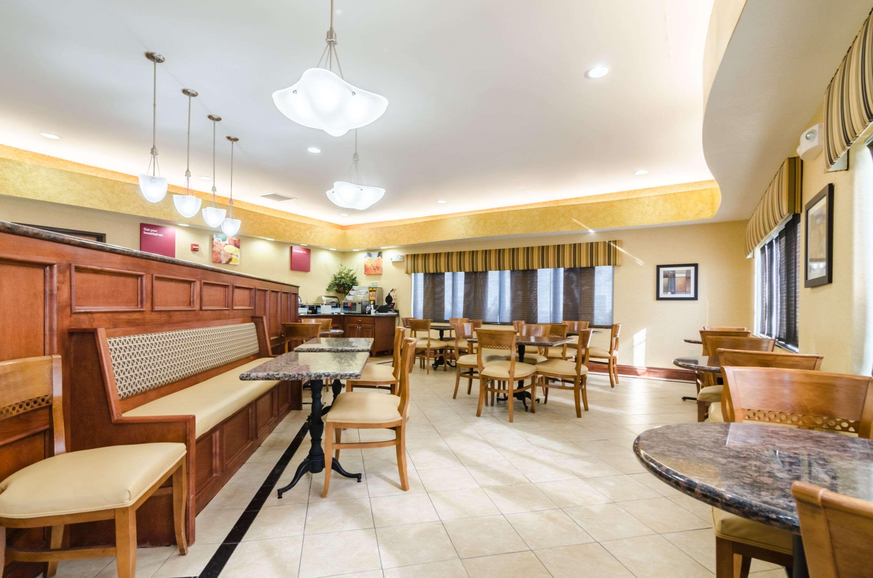 Comfort Suites Salina South Exteriér fotografie