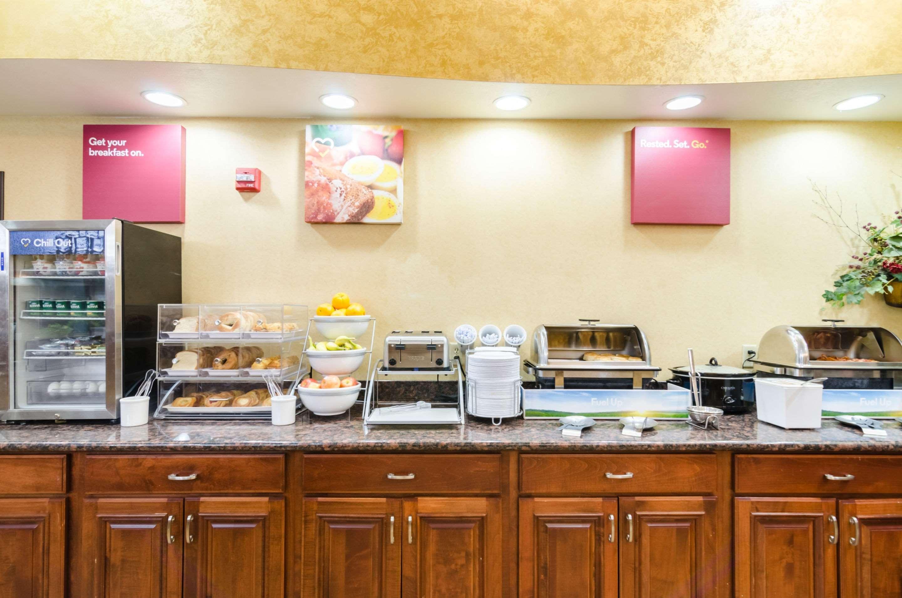 Comfort Suites Salina South Exteriér fotografie