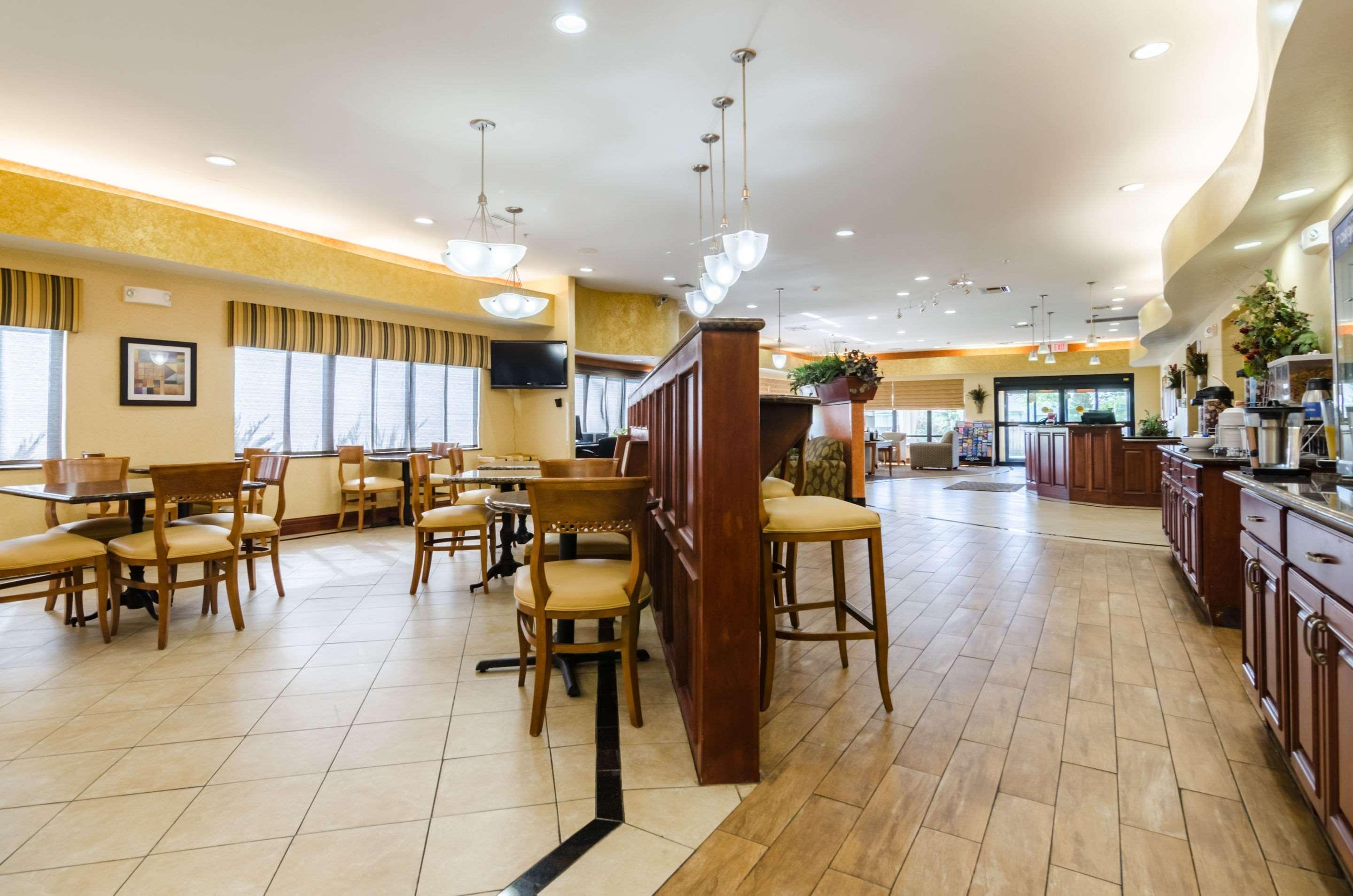 Comfort Suites Salina South Exteriér fotografie