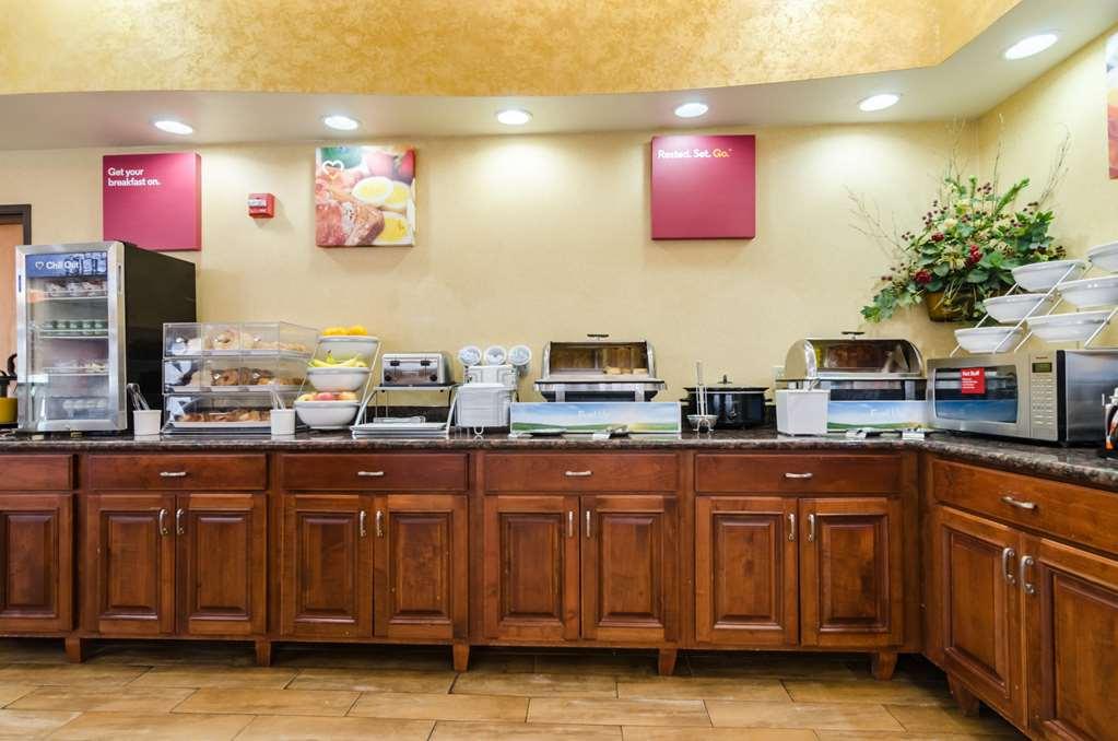 Comfort Suites Salina South Restaurace fotografie