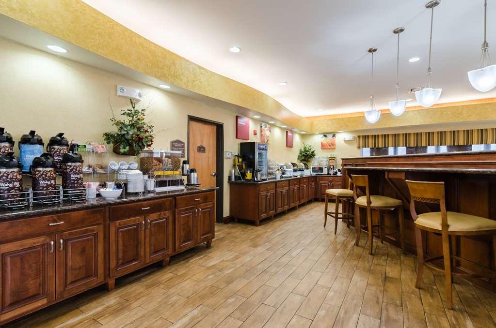 Comfort Suites Salina South Restaurace fotografie